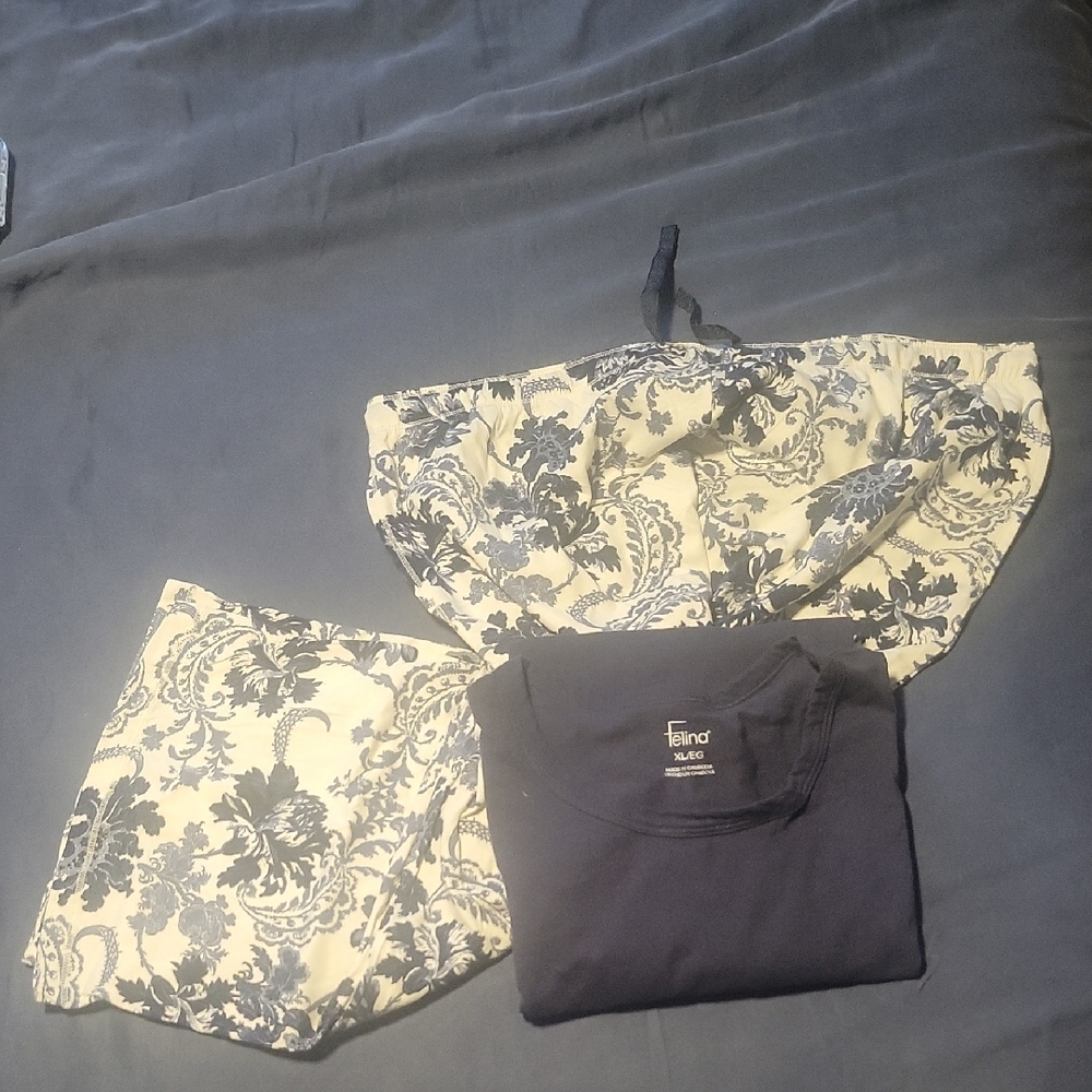 Felina Navy and Cream Lounge Set